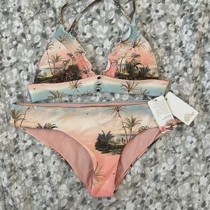 Agua Bendita Aldea Mia bikini top size M and bottom is a size XL